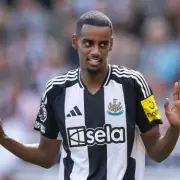 Liverpool Eye Alexander Isak as Potential Salah Replacement - Transfer Latest