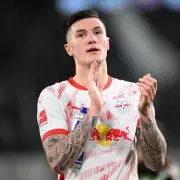 Man Utd Transfer Drama: Sesko Snub & Fernandes Future in Doubt