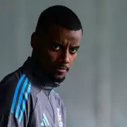 Newcastle Star Alexander Isak Suffers Injury Blow Ahead of Crucial Fixtures