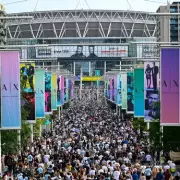 Oasis Fans Recall Terrifying Moment as Drunk Passenger Forces Emergency Landing