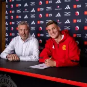 Premier League Transfer Frenzy: Arsenal and Man Utd Battle for Top Signings