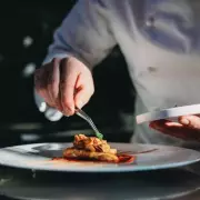 Restaurant Server Stunned by List of 'Entitled' Customer Demands – Would You Believe These Requests?