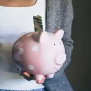 Seven-Year-Old's Pocket Money Shock: Mum Charges £1 for Every Screen Minute!