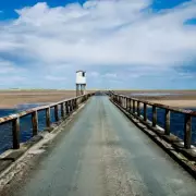 Shocking Footage Shows UK B-Road Swallowed by the Sea in Norfolk Coastal Erosion Crisis