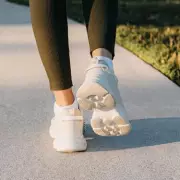 Skechers' Lightweight Trainers: The Ultimate Comfort for Your Feet – Now at a Bargain Price!