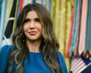 The MAGA Elite's Obsession with Extreme Cosmetic Surgery: A Disturbing Political Statement