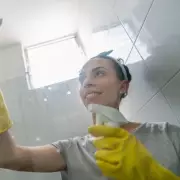 The Ultimate Shower Glass Cleaning Hack: A £1 Spray That Leaves Your Door Sparkling