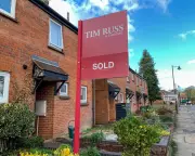 UK House Prices Surge at Fastest Annual Rate Since July 2024, Halifax Reports