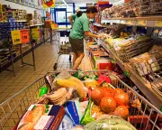 UK Inflation Surges in July, Forcing Bank of England to Halt Interest Rate Cuts | The Guardian Analysis