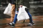 UK Retail Sales Plummet in October Amid Cost of Living Crisis