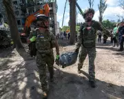 Ukraine Crisis: Zelenskyy Warns of Escalation as Putin and Trump Talks Loom