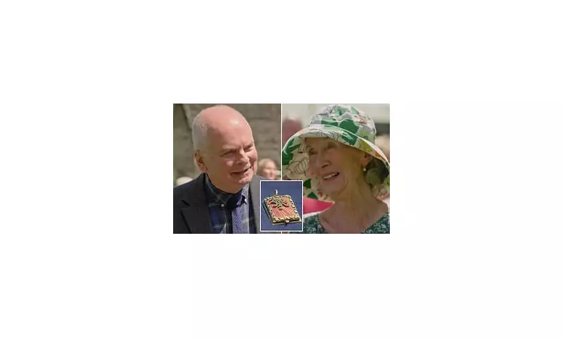 Antiques Roadshow Expert Stunned: 'Raving Mad' Item Valued at Life-Changing Sum on BBC Show
