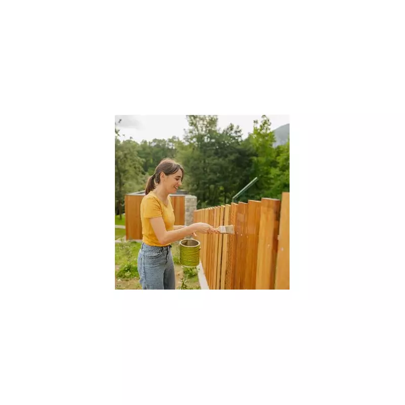 Fence Etiquette UK: Can I Paint My Neighbour's Side? Your Legal Rights Explained