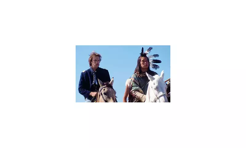 Kevin Costner Breaks Silence on Death of Dances With Wolves Co-Star Graham Green | Heartfelt Tribute