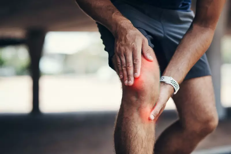 Knee Clicking and Pain: Expert Guide to Crepitus Symptoms, Causes, and Treatments