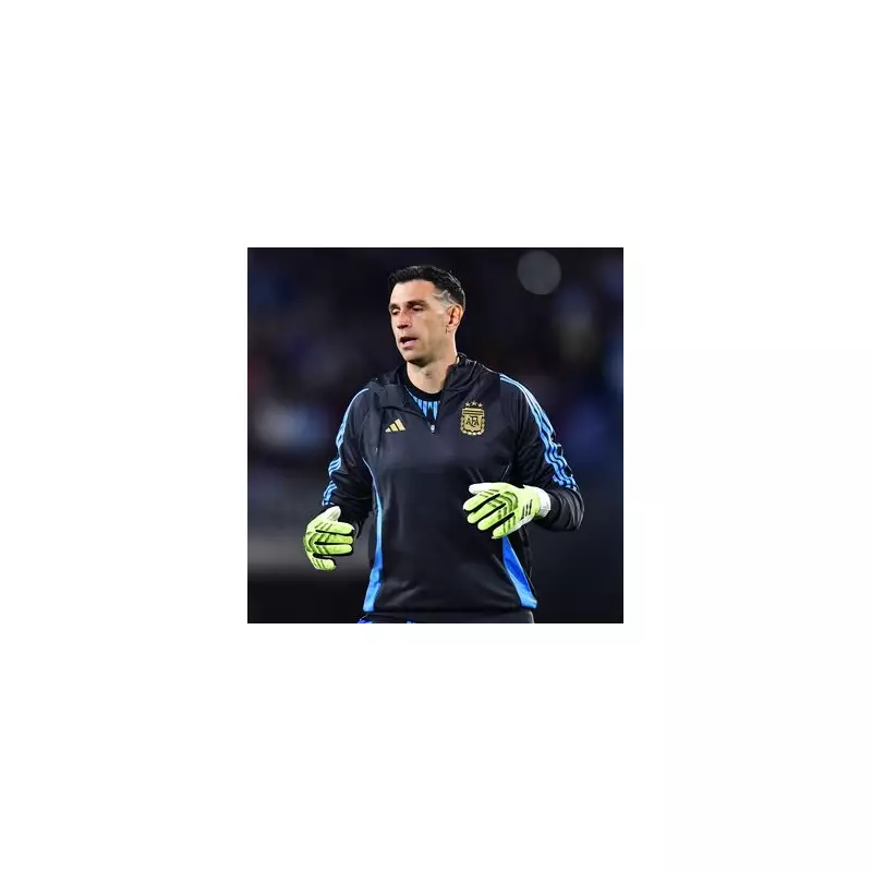 Man Utd Plot Shock Move for Villa Hero Emi Martinez | Transfer Exclusive