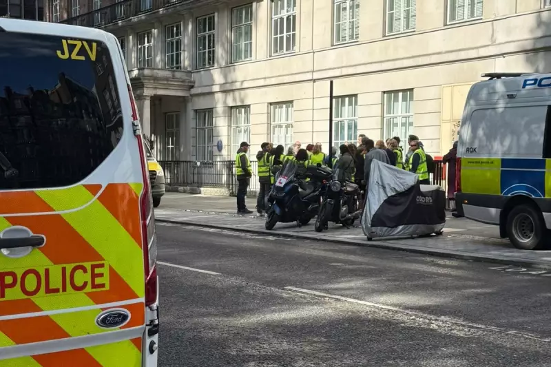Tommy Robinson Confronted by Londoners in Waterloo | Independent