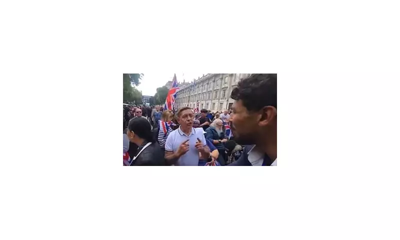 Tommy Robinson Supporters Stage Huge Anti-Migrant March in London | Clashes with Police