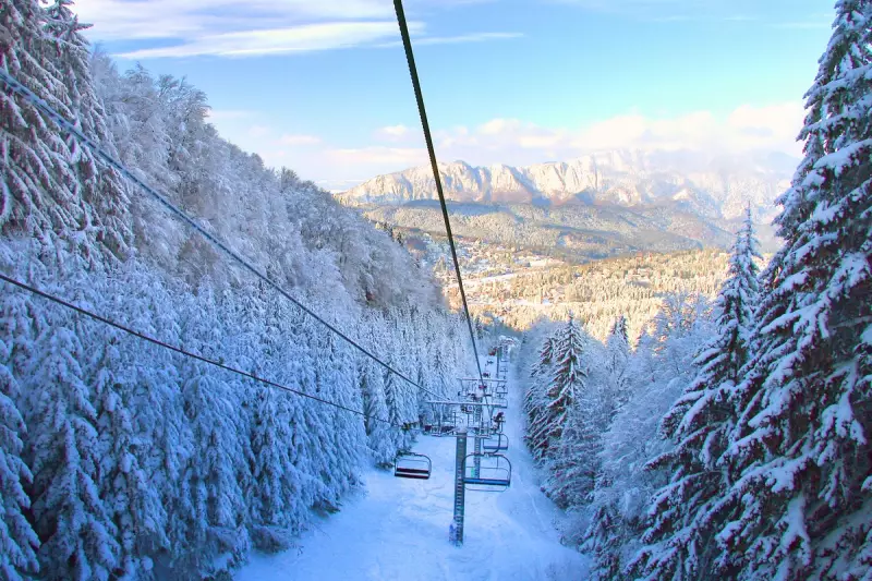 Ultimate Guide to Canada's Best Ski Holidays: Top Resorts for Powder & Adventure