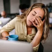 5 Daily Habits Sabotaging Your Health: Experts Reveal Shocking Risks