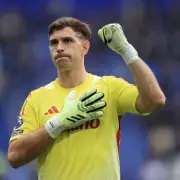 Aston Villa's Emi Martinez Transfer Bombshell: Man Utd Deal OFF as Emery Blocks Move