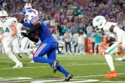 Buffalo Bills Clinch AFC East in Thrilling Victory Over Miami Dolphins
