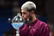 Carlos Alcaraz Battles Physical Struggles in Dramatic Japan Open Victory Over Taylor Fritz