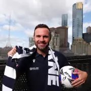 Chelsea and Man Utd Legend Completes Sensational Non-League Move | Exclusive