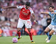 Chelsea Blow: Noni Madueke Faces Extended Spell on Sidelines With Serious Knee Injury