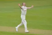 Dean Elgar's Century Fires Surrey to Dominant Position Against Worcestershire | County Championship