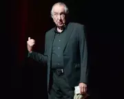 Eric Idle's 'Always Look on the Bright Side' Delights Edinburgh with Python-esque Joy