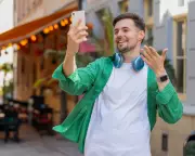 Is 'Advice Pollution' Driving You Off Social Media? The Hidden Cost of Endless Tips