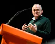 Lib Dem Leader Ed Davey Unleashes Scathing Attack on Trump and Starmer at Party Conference