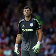 Man Utd Plot Shock Martinez Swoop as Ten Hag Targets Premier League Proven Keeper | Transfer Exclusive