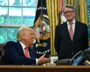 Mandelson's Call for Trump Red Carpet Treatment Sparks Fury Among Britons