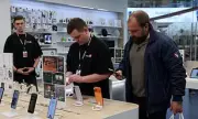 Moscow iPhone 17 Queues: Apple's Russia Ban Sparks Frenzy as Shoppers Defy Sanctions