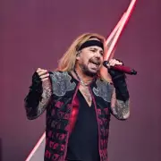 Mötley Crüe's Vince Neil Reveals Shocking 20lb Weight Loss After Brutal Dental Surgery | Exclusive