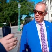 Nigel Farage Clashes with Mirror Journalist Over Reform UK's 'Contract' | Tense Exchange