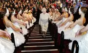 Royal Author Reveals: The Queen's Private Health Concerns and Her Remarkable Response