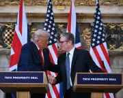 Trump Shocks with Putin Criticism & UK Praise in Starmer Press Conference | Exclusive