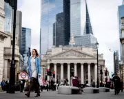 UK Job Cuts Accelerate at Fastest Pace Since 2021, Bank of England Survey Reveals