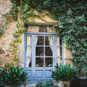 Urban Explorer Stumbles Upon £3.5 Million Abandoned Mansion Frozen in Time | Exclusive Mirror Tour