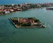 Venice Cracks Down: Parents Fined as Children's Football Game Deemed Illegal in Public Square