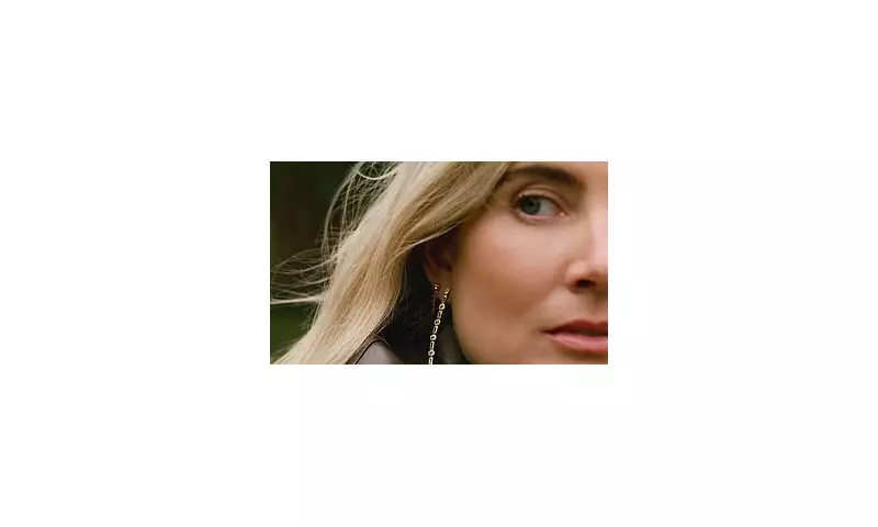 Earring Alchemy: The Ultimate Guide to Choosing Perfect Earrings for Your Face Shape