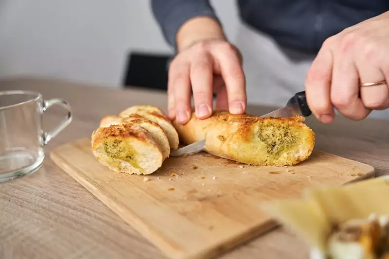 Garlic Powder Power: The Surprising Immune-Boosting Secret in Your Kitchen Cupboard
