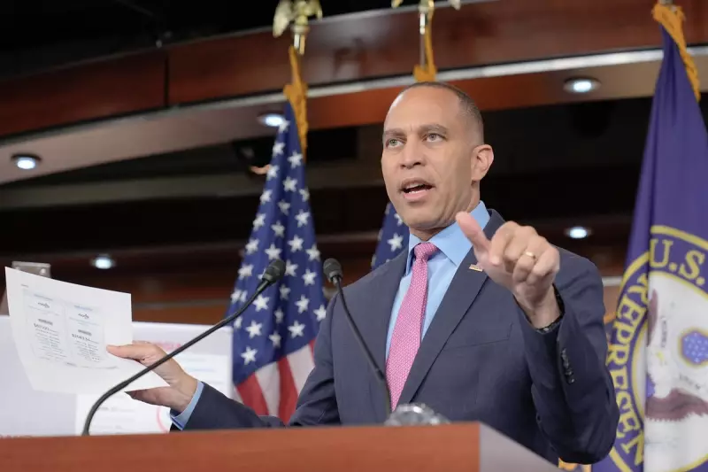 Hakeem Jeffries Endorses Mamdani for NYC Mayor in Major Political Power Play