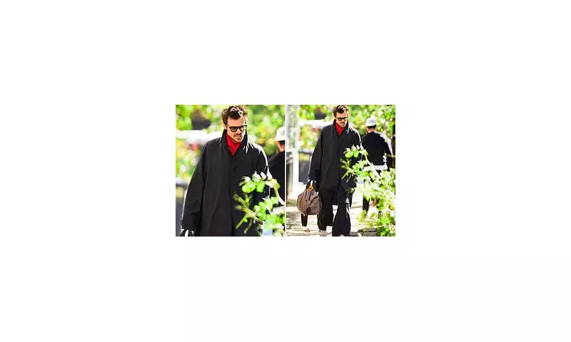 Harry Styles Spotted Leaving Zoe Kravitz's NYC Apartment With Signature Style | Daily Mail