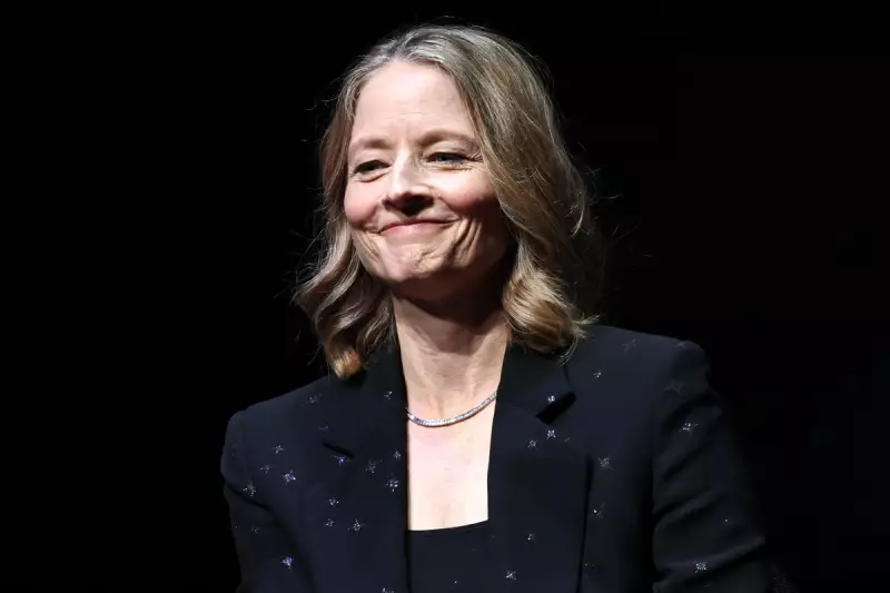 Jodie Foster's SNL Nightmare: The On-Stage Accident That Almost Derailed Her Iconic Silence of the Lambs Sketch