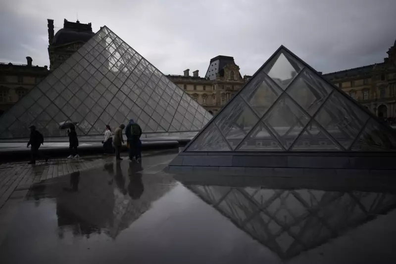 Louvre Under Fire: French Senate Slams 'Disastrous' Da Vinci Exhibition Management