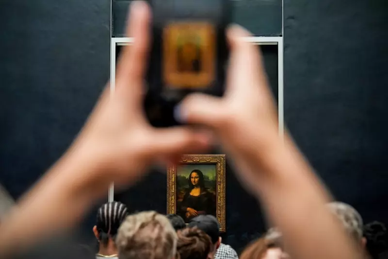 Mona Lisa Targeted in Brazen Louvre Museum Robbery Attempt - Paris Art Heist Foiled